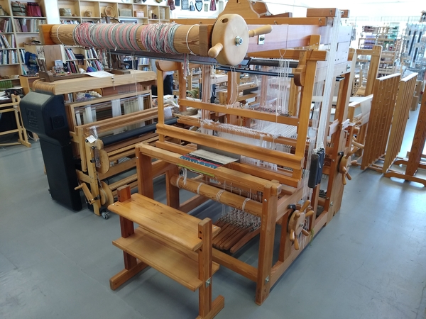 Schachtspindle Com Our Products Weaving Standard Floor Loom Weaving Loom Diy Loom Weaving Loom