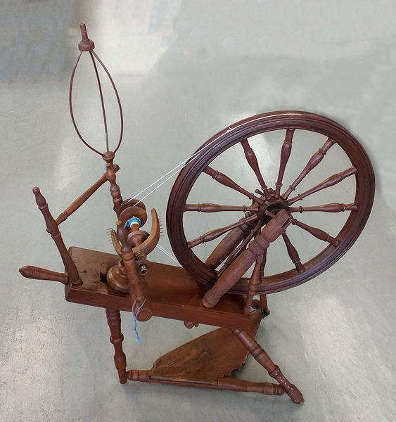 Used Tilted Saxony of an Unknown Maker | Used Spinning Wheels